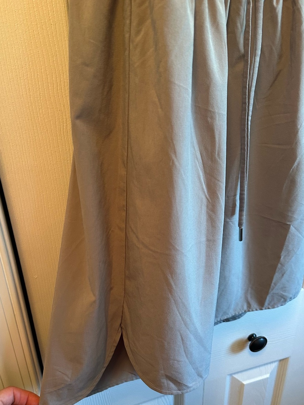 Athleta Rincon Dress, Decadent Tan, with an elasticated waistband size S - Picture 12 of 13